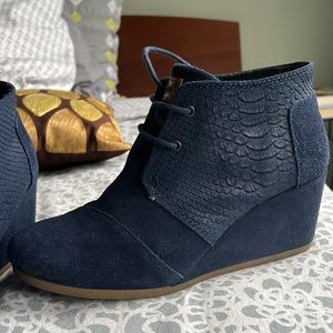 Tom’s wedge ankle booties